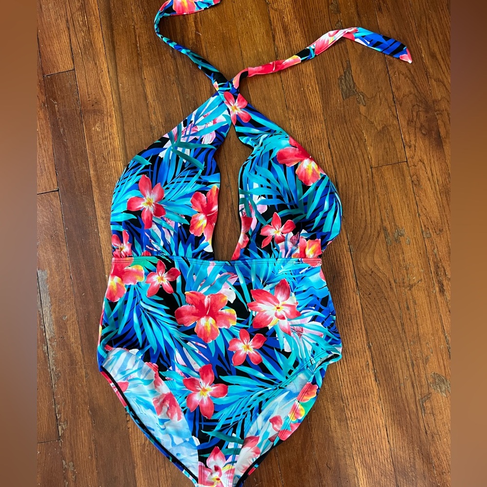 Tropical Floral Sexy Swimsuit by Beach Betty 🌺☀️